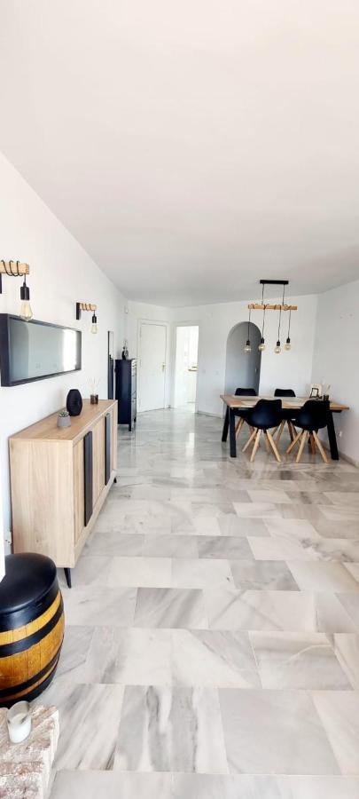 Mijas Holiday Apartment ฟูเอนฮิโรลา ภายนอก รูปภาพ